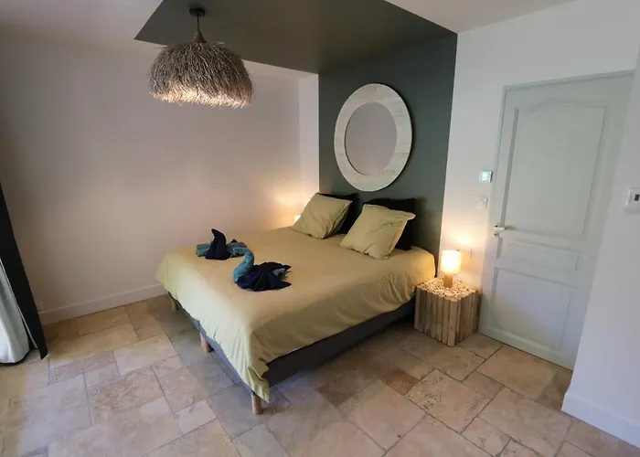 Magnifique Rez De Jardin A 150 M De La