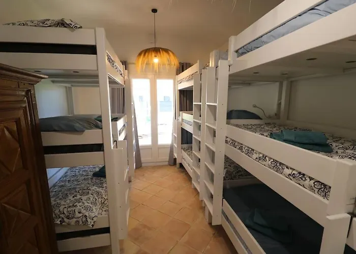 Magnifique Rez De Jardin A 150 M De La 생트막시메