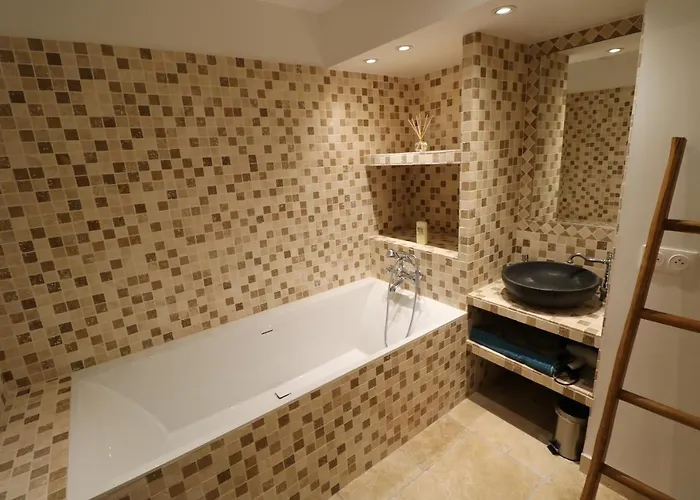 Apartment Magnifique Rez De Jardin A 150 M De La Sainte-Maxime