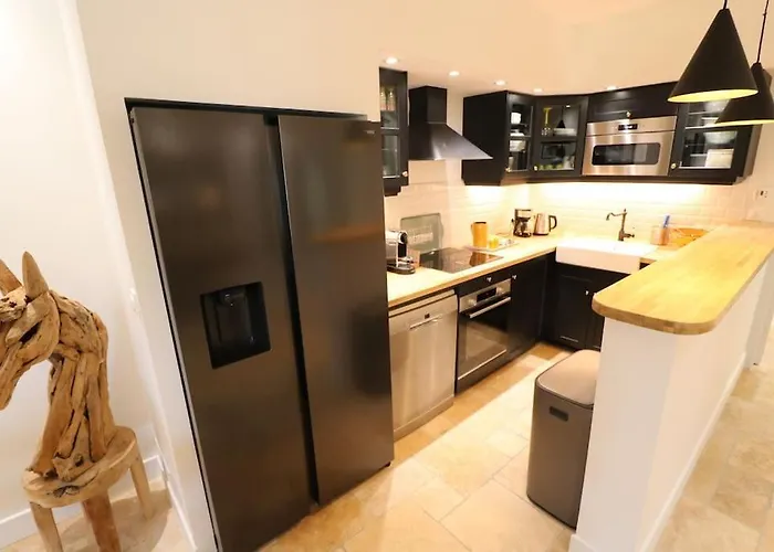 Apartment Magnifique Rez De Jardin A 150 M De La Sainte-Maxime