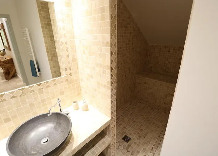 Magnifique Rez De Jardin A 150 M De La