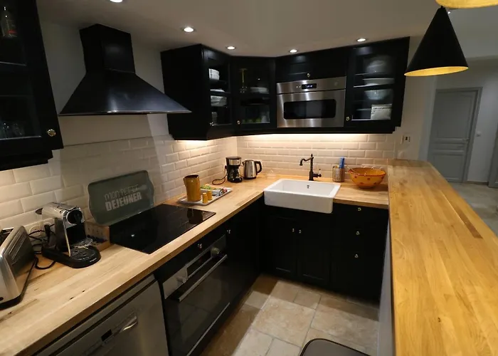 Magnifique Rez De Jardin A 150 M De La * Sainte-Maxime